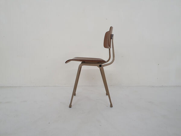 Friso Kramer d'Ahrend de Cirkel, chaise de salle à manger Revolt, Pays-Bas