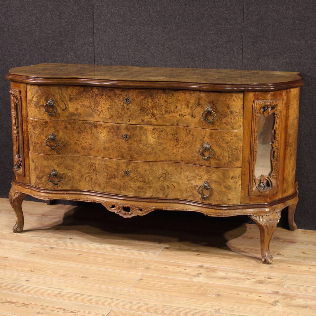Great Italian chest of drawers from the 20th century