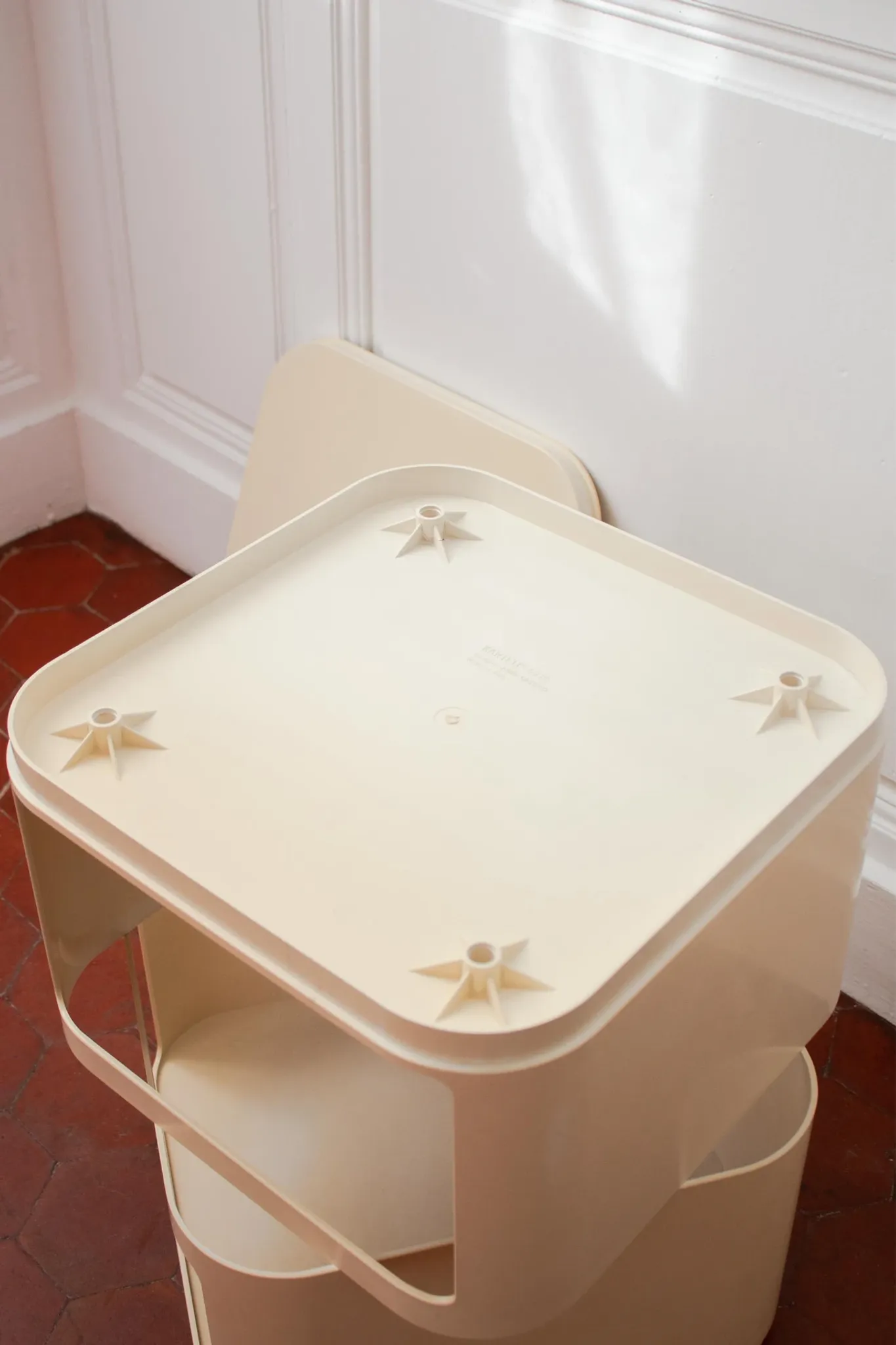 Vintage Componibili by Anna Castelli Ferrieri for Kartell, cream white,