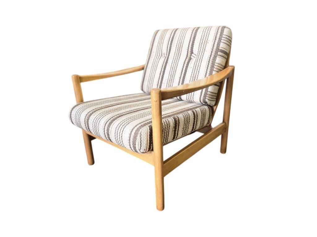 set of 2 vintage wooden armchairs / KNOLL armchairs