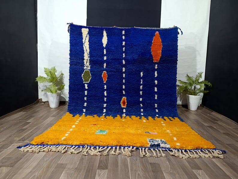 Traditional Berber Moroccan rug 250cm x 150cm