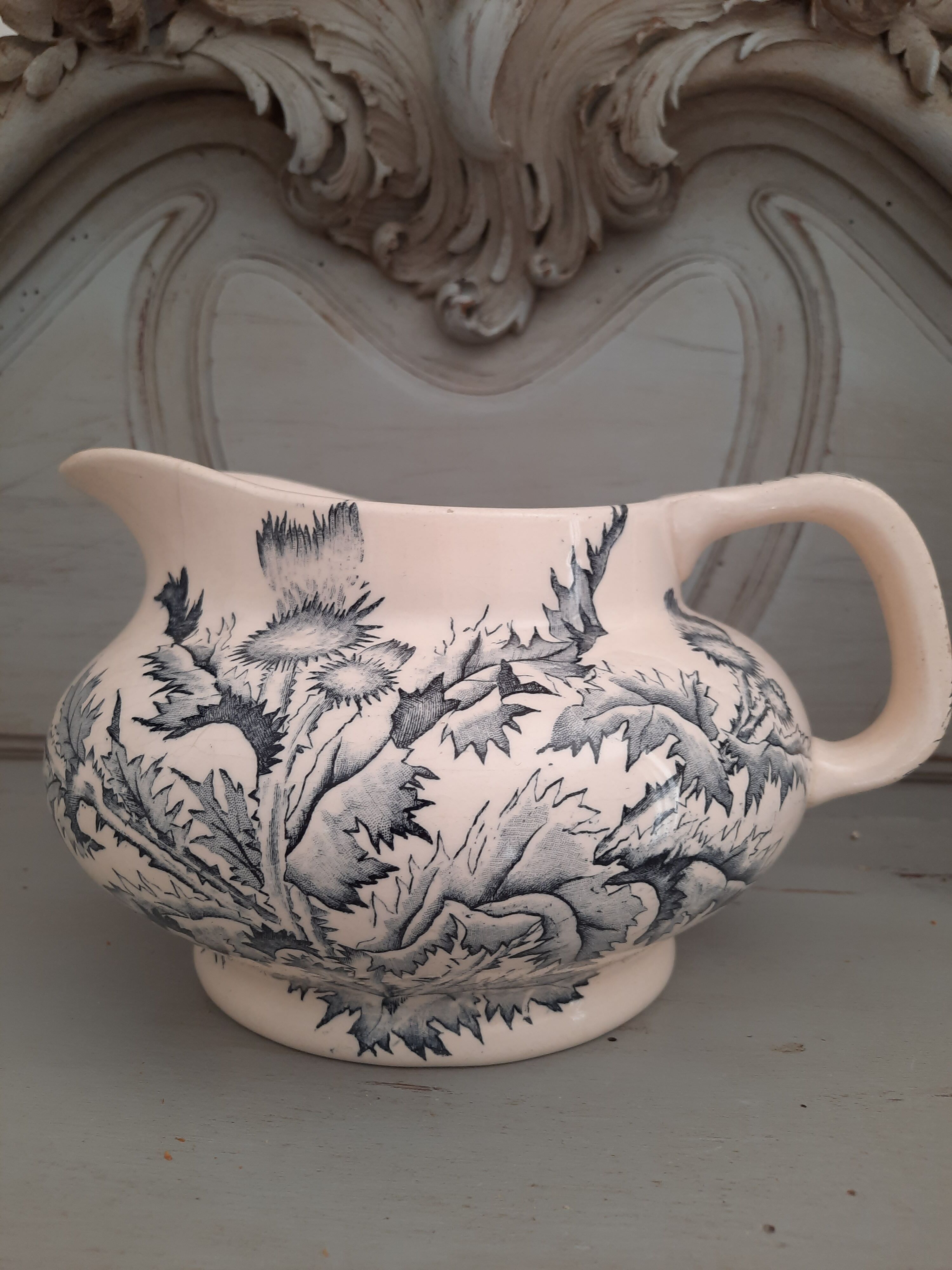 Broc in earthenware iron earth longchamp model thistle