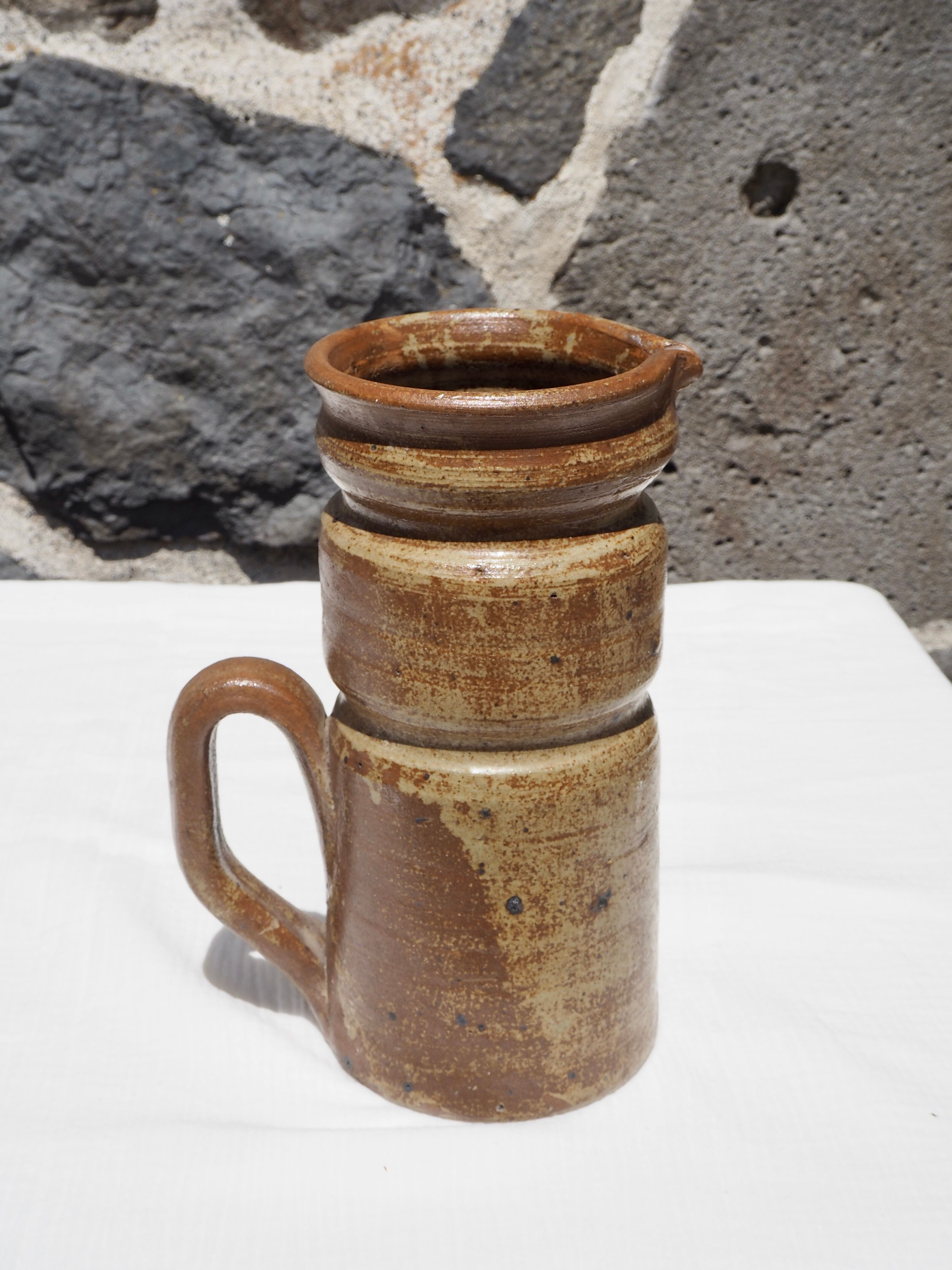 Raw sandstone pitcher XL