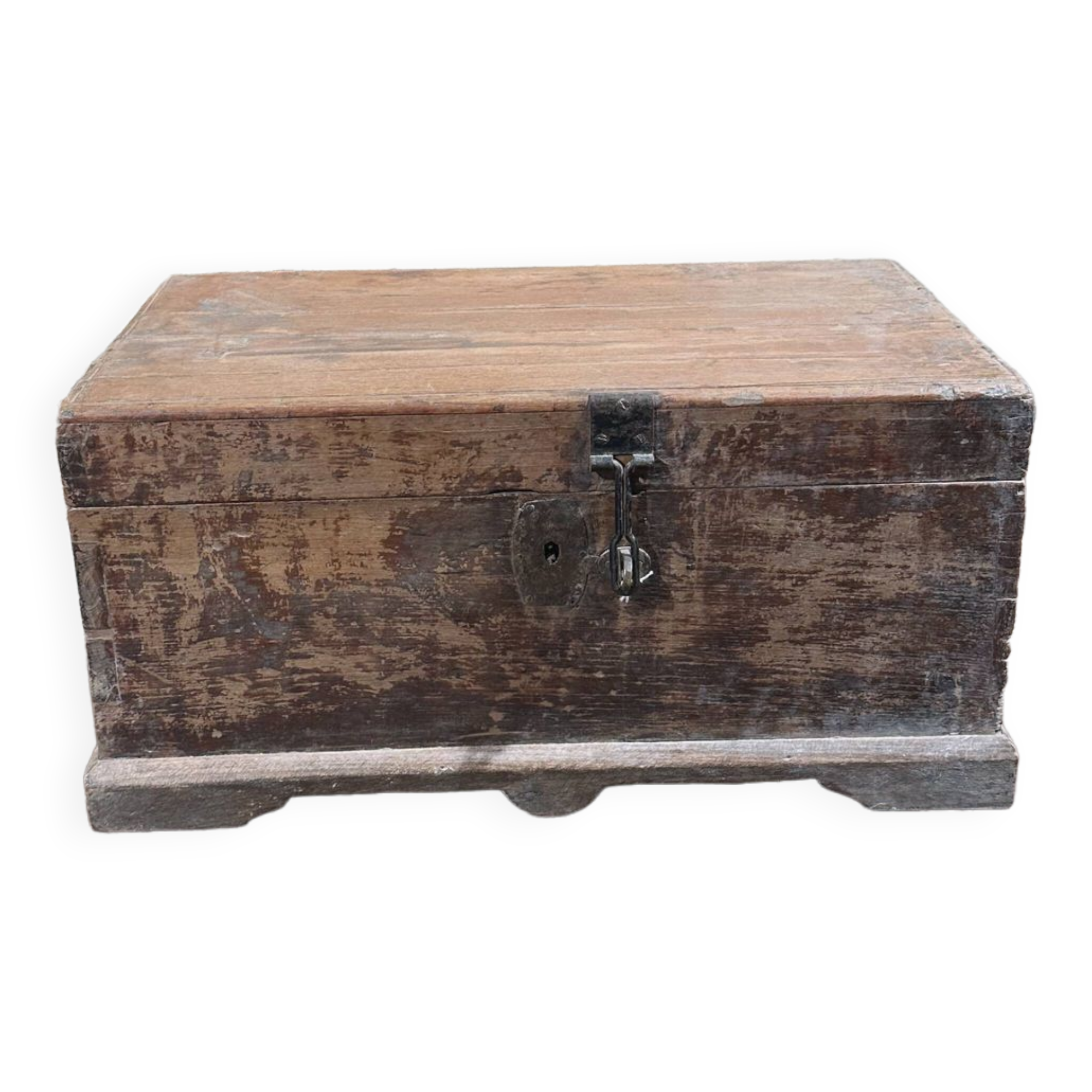 Small Indian chest with two levels and several compartments, unique piece
