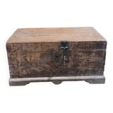 Small Indian chest with two levels and several compartments, unique piece