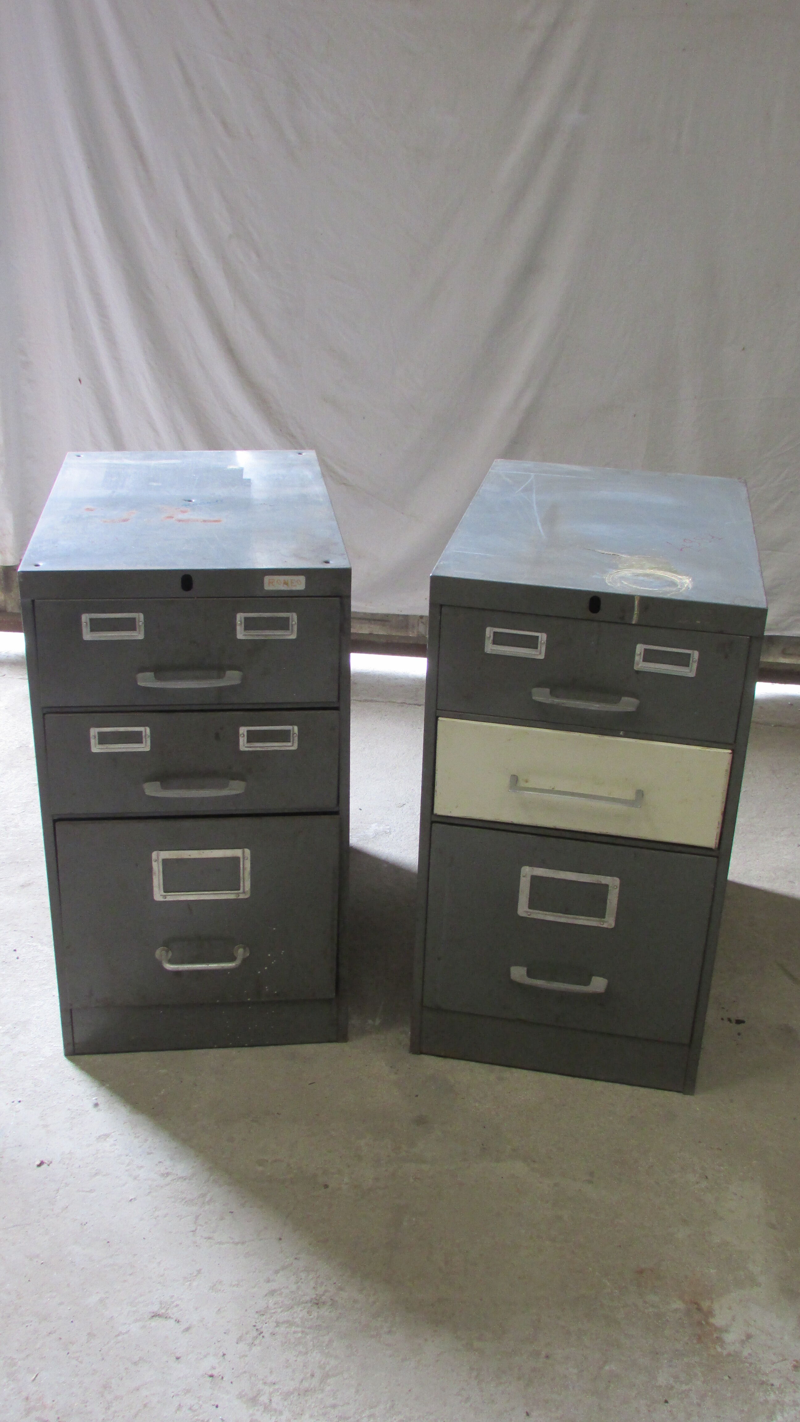 Set of 2 metal lockers Ronéo