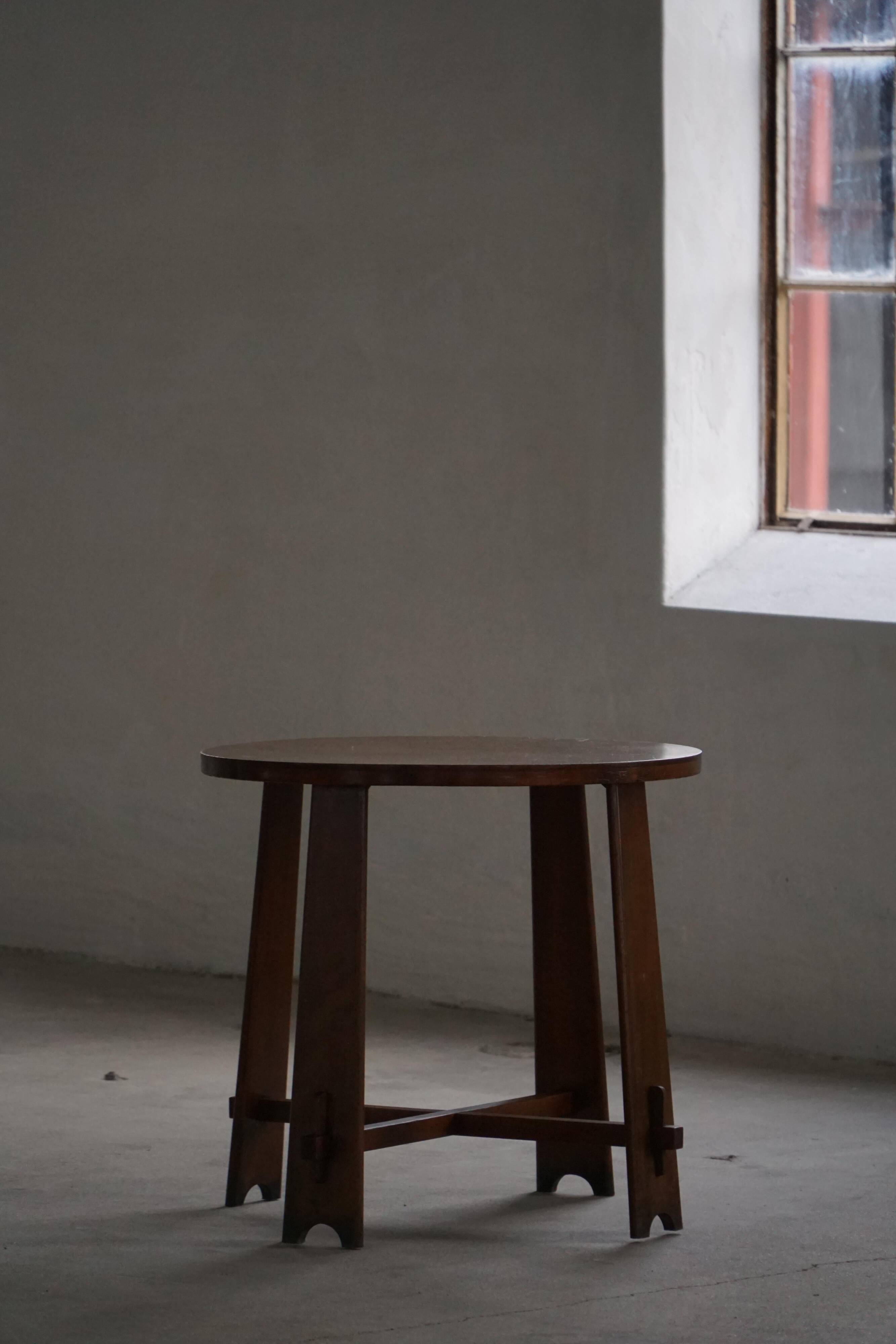 Modern Danish, side table / sculptural console in oak, 1940s