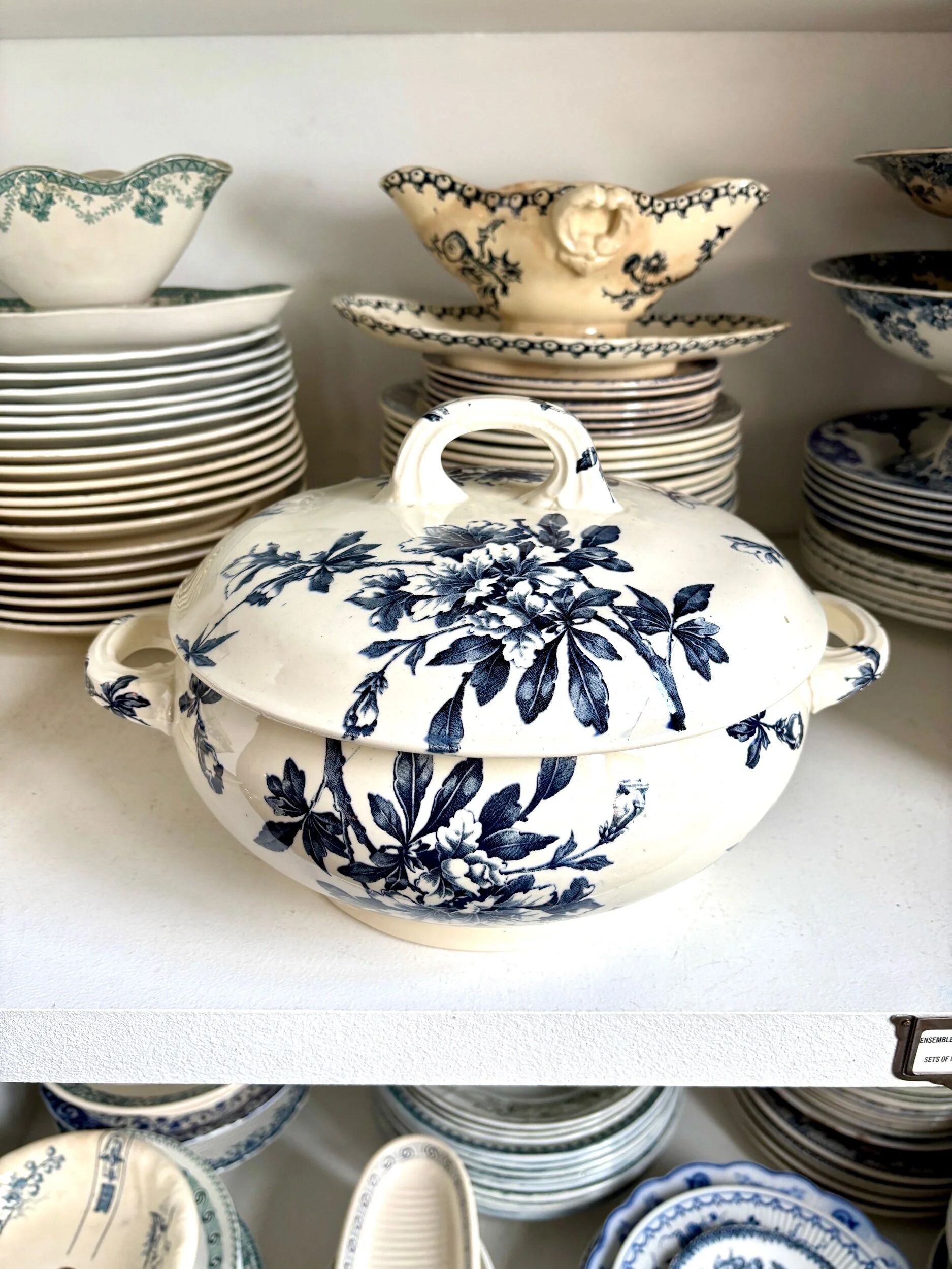 Lunéville blue ironstone tureen, "Azaléa" service