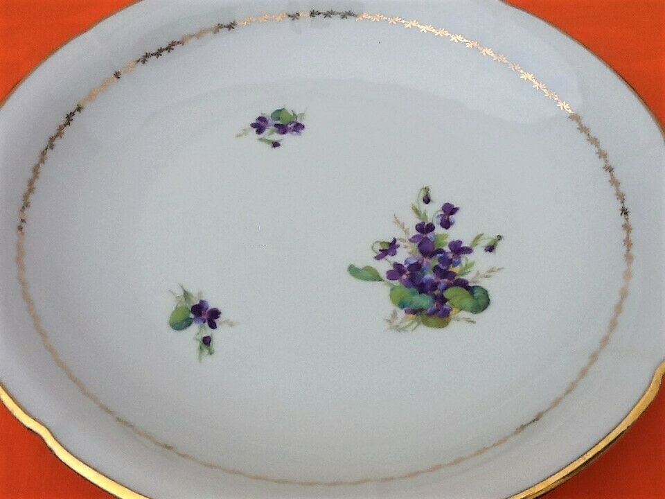 Service dish with floral decoration enhanced with a gold edge Limoges porcelain