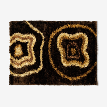 Scandinavian design viscose rya rug by Axeco Svenska AB. 200 x 145 cm = 79 x 57 in.