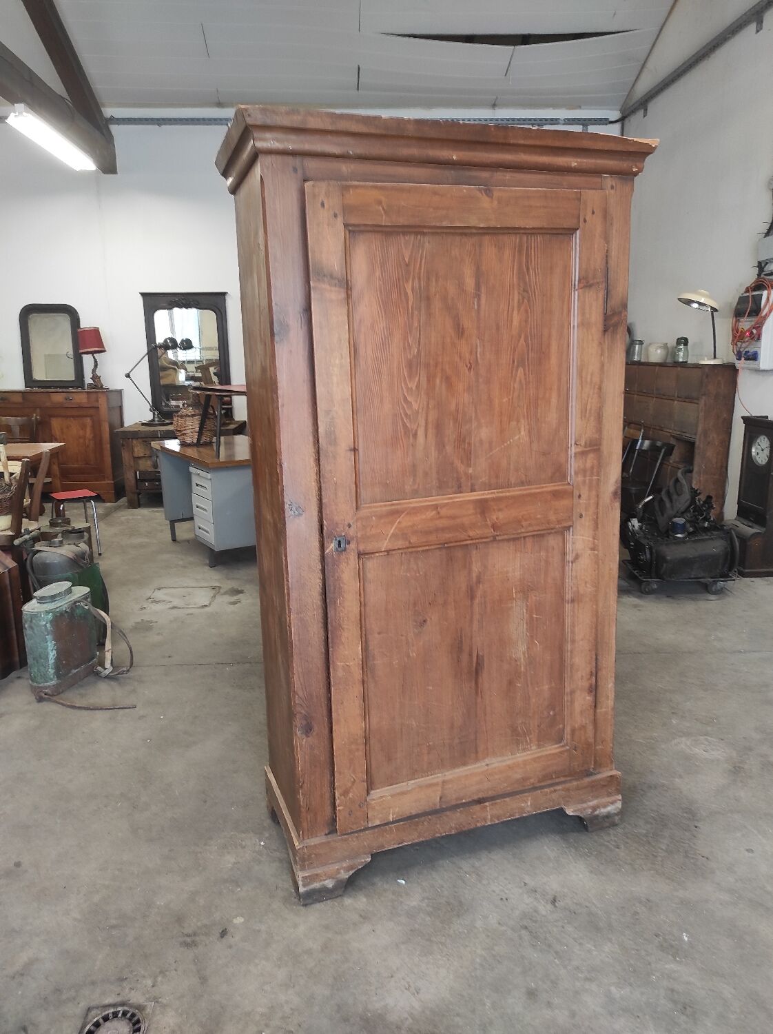 Old Parisian bitter farmhouse 1 rustic fir door with key