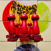 Vintage accordion coat rack in red painted wood