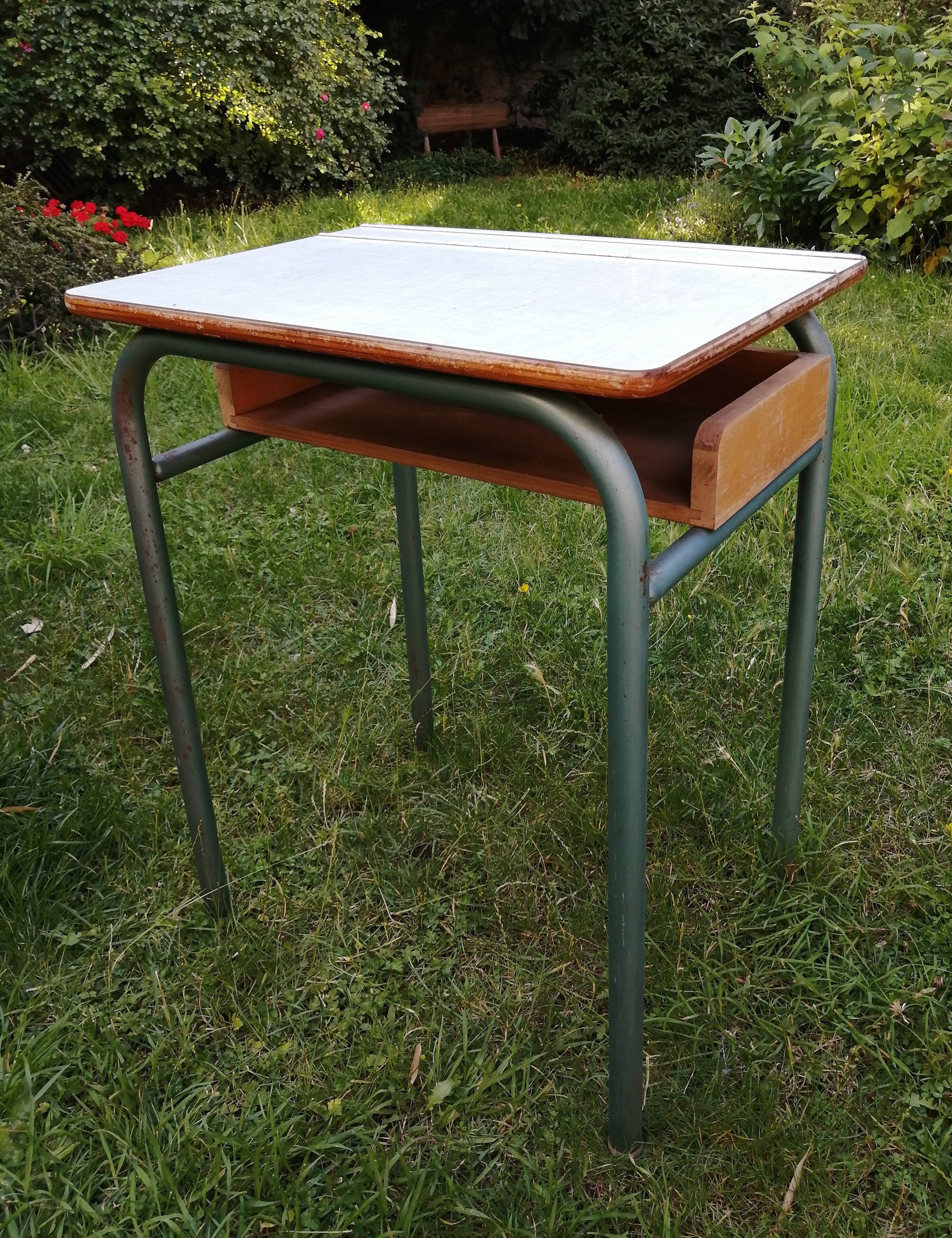Bureau d´écolier taille adulte et sa chaise assortie