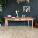 Farm table