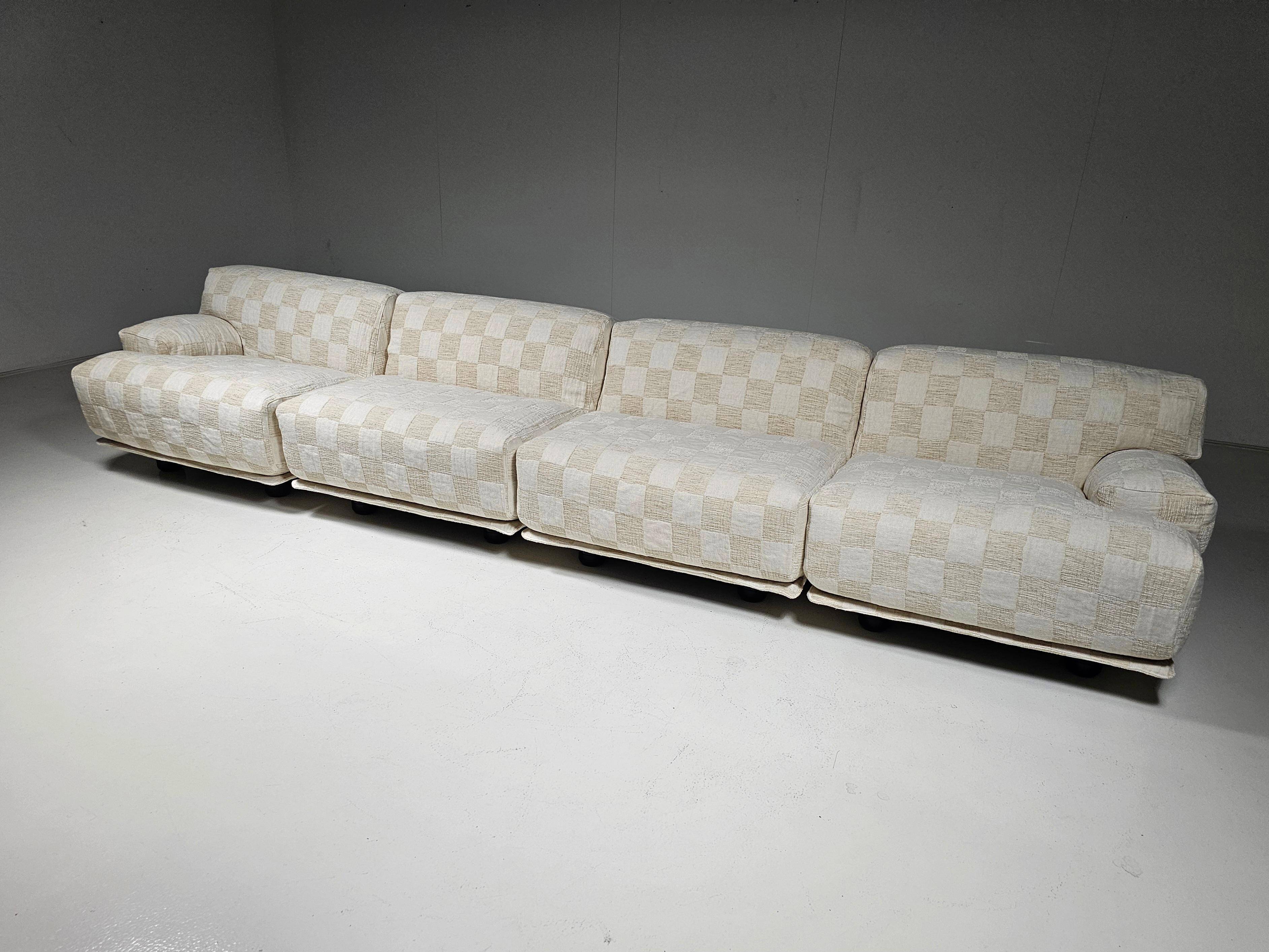 Modular canapé Fiandra in cream check fabric by Vico Magistretti for Cassina
