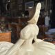 Grande sculpture Art Déco signée Lejan – Dame au lévrier