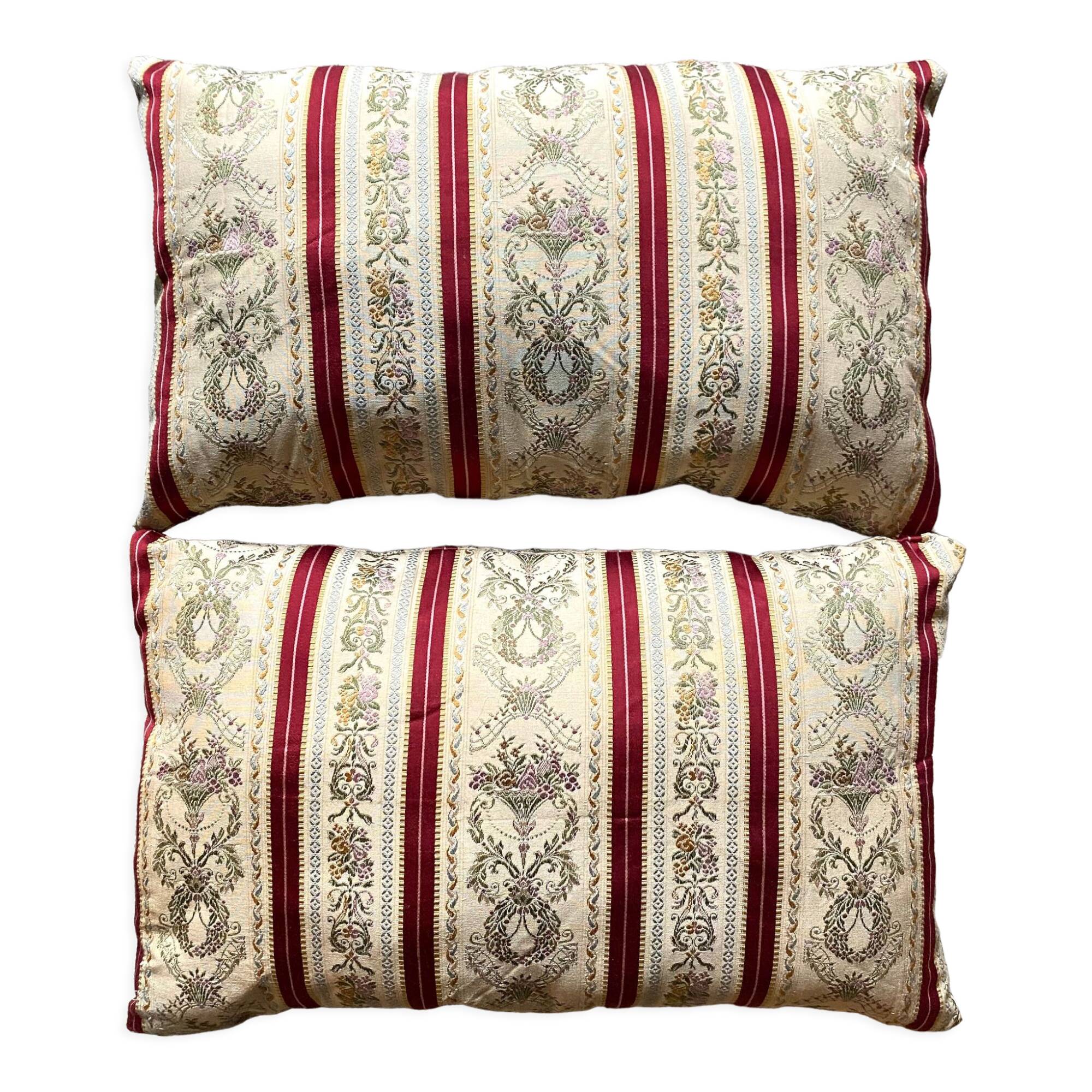 Rectangular cushions in antique fabric