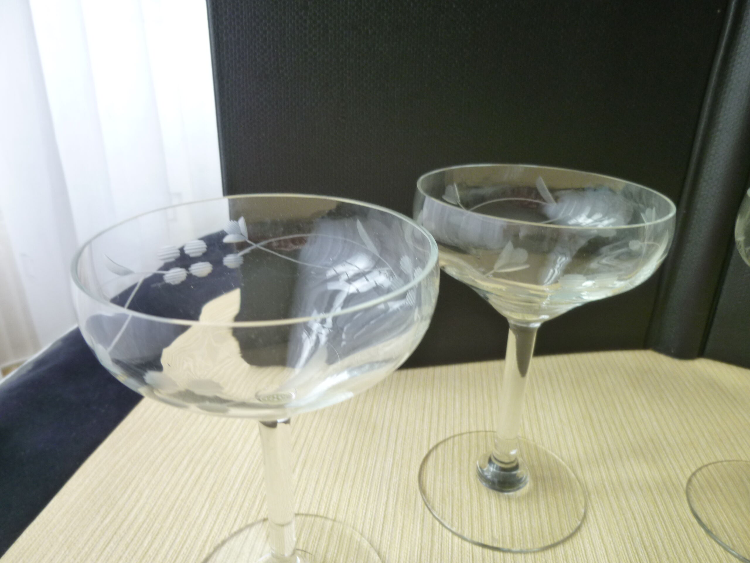Set de 6 coupes à champagne en verre meulé Vintage