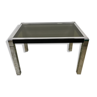 Expandable dining table