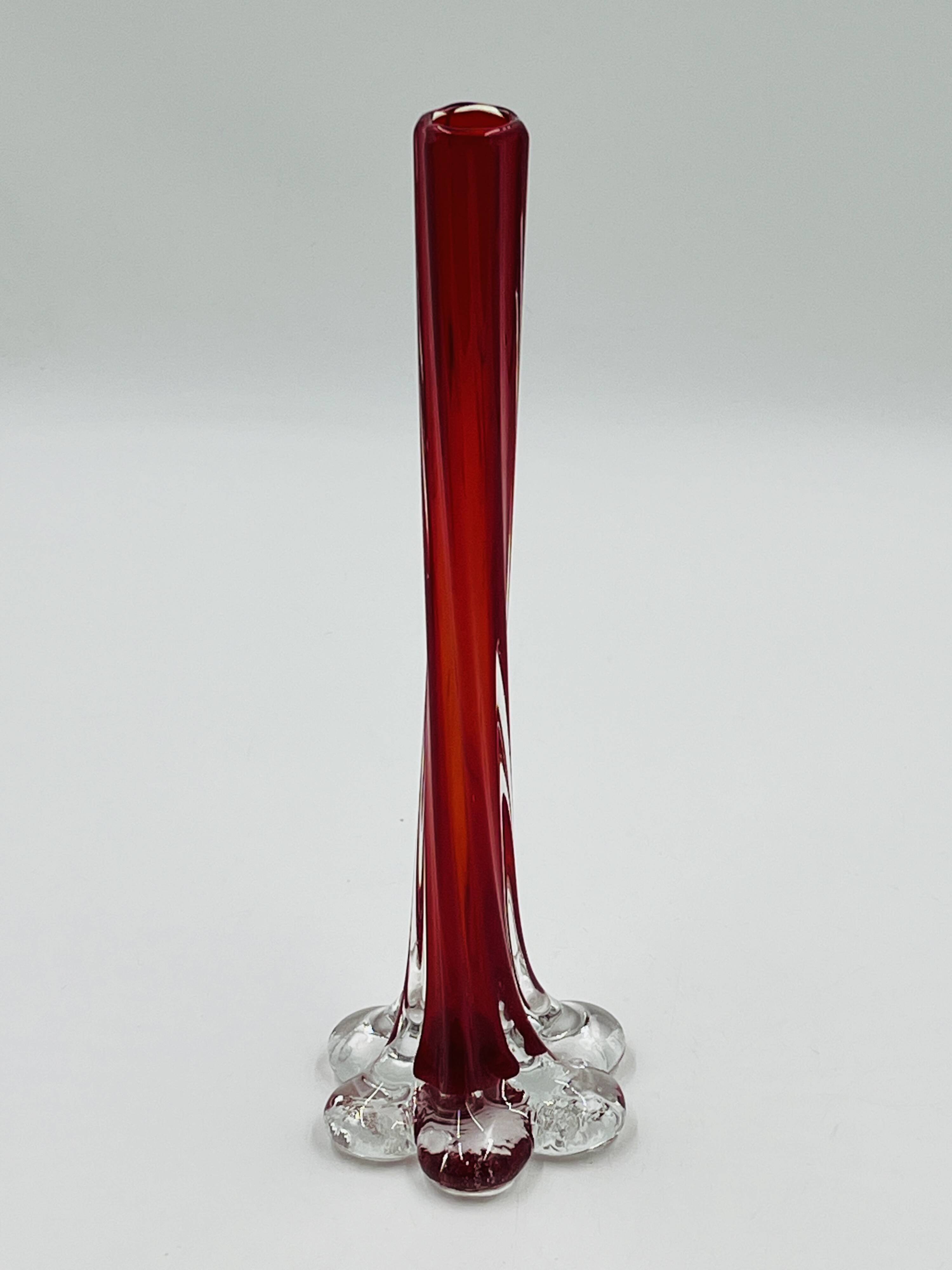 Red two-tone glass soliflore vintage design