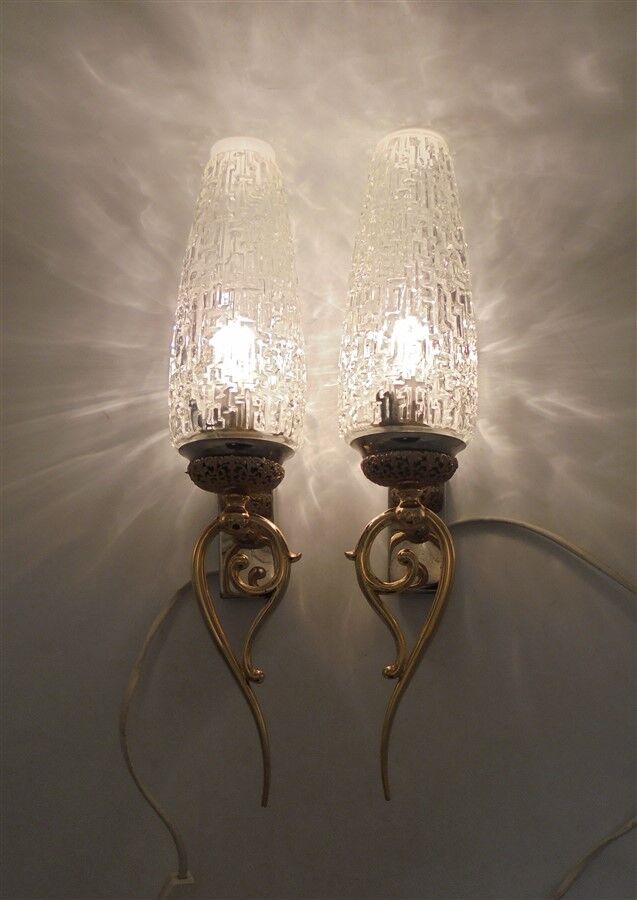 Pair of wall sconces
