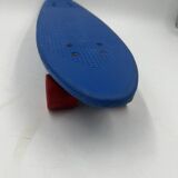Skateboard bleu