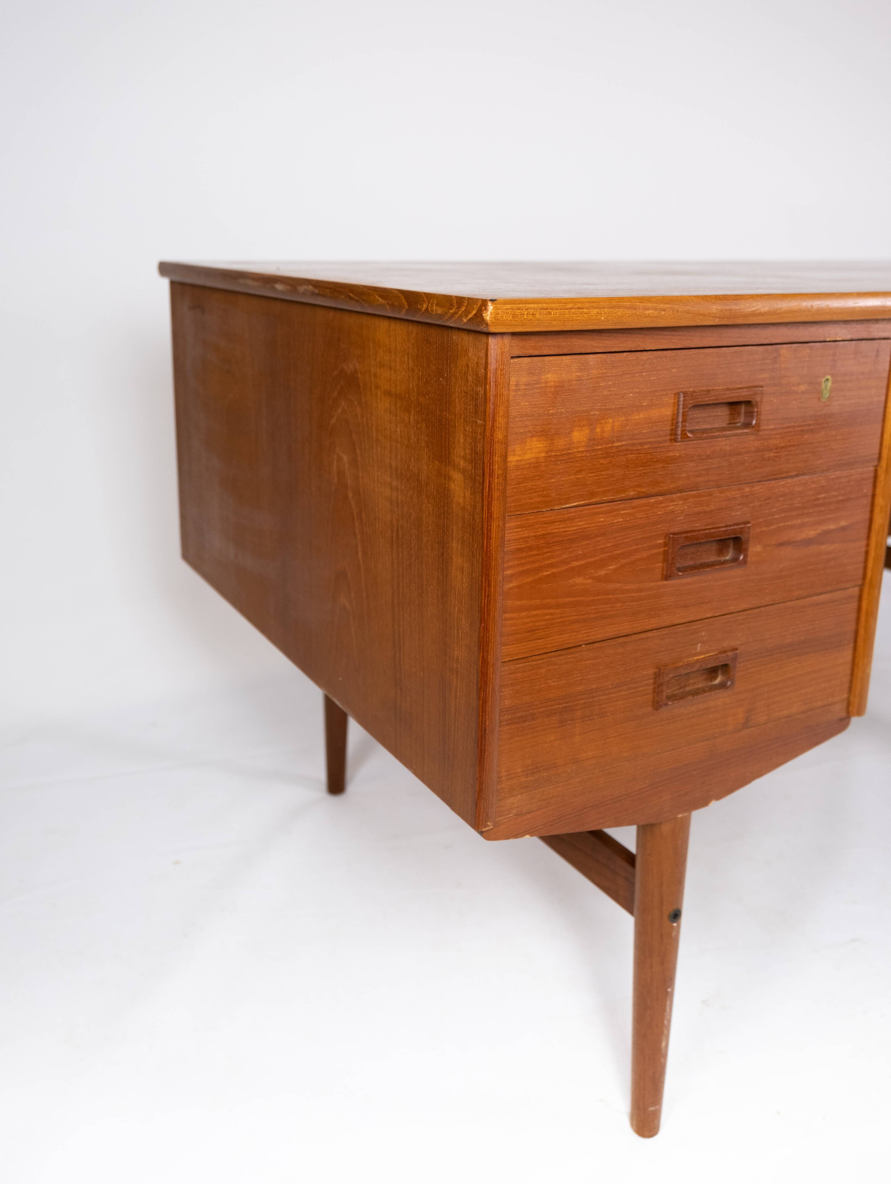 Bureau en teck de design danois des années 1960