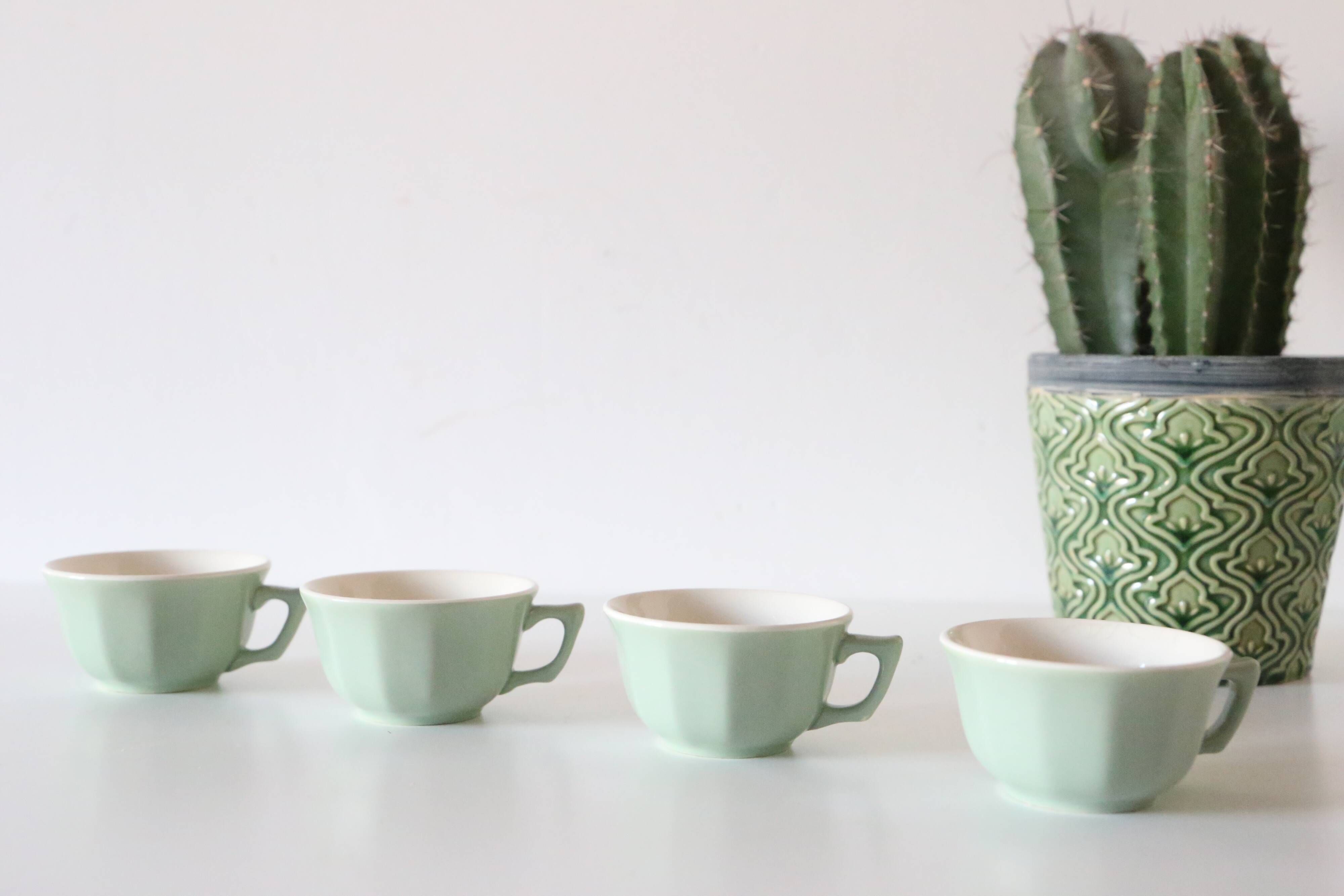 Ensemble de 4 tasses vertes et beiges Villeroy et Boch, vintage