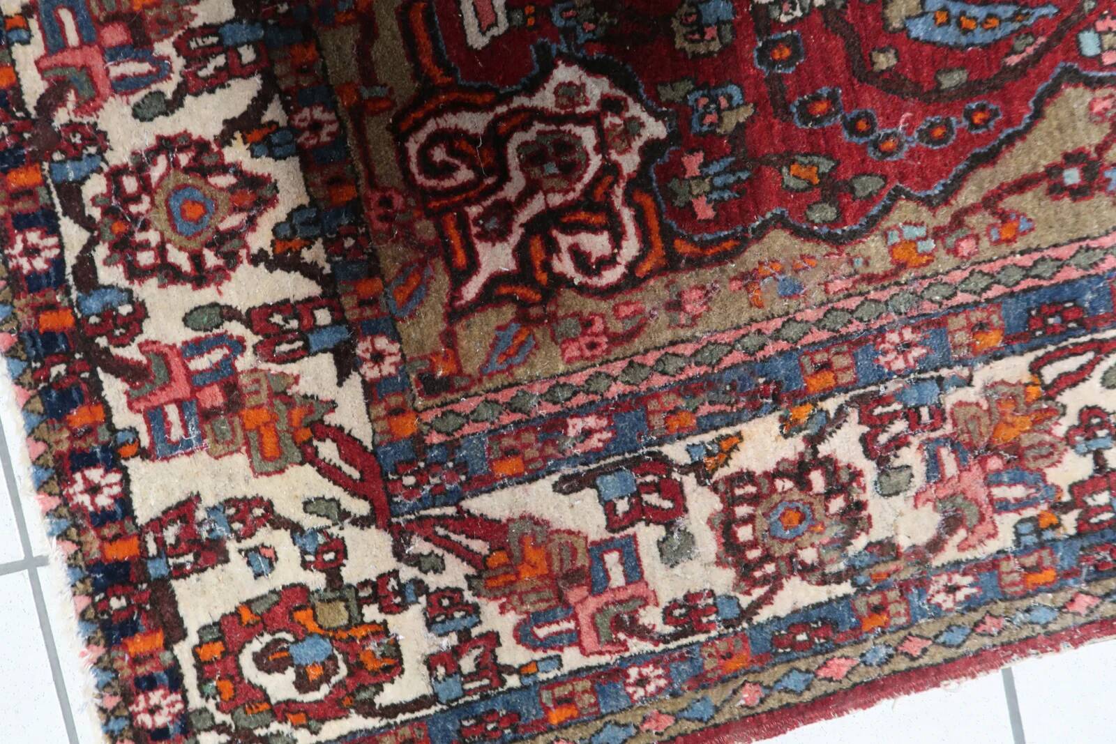 Handmade vintage Persian style Mahal rug 142cm x 204cm 1950s