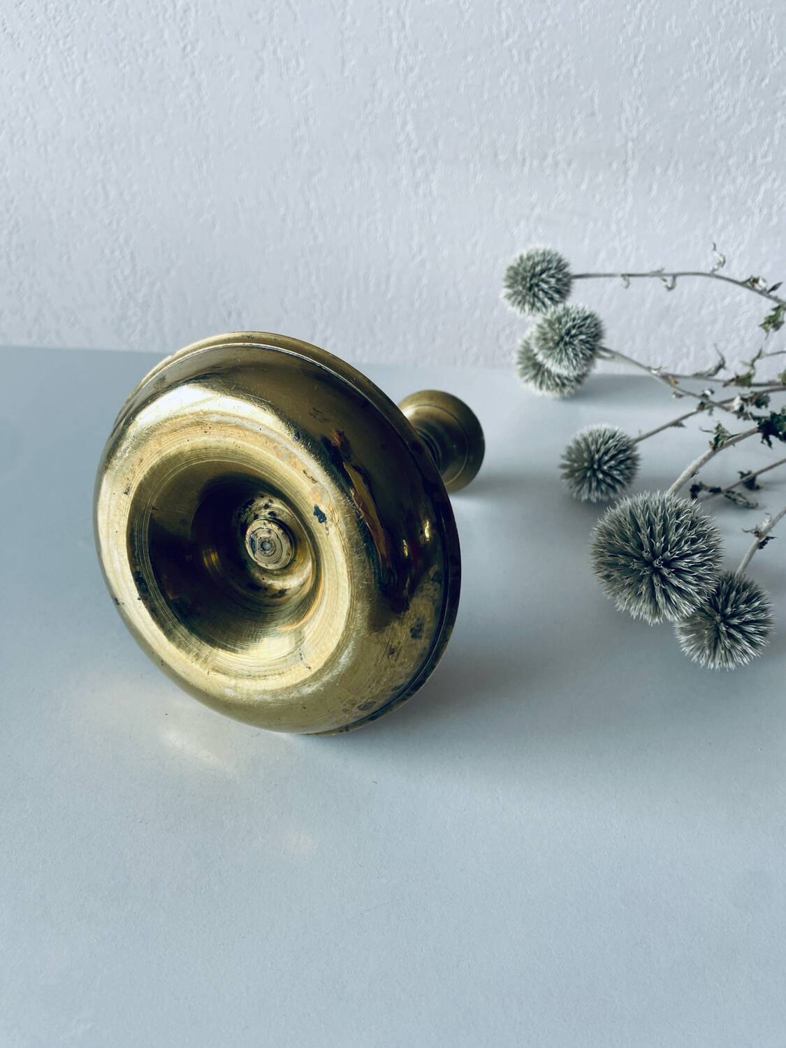 Classic candle holder