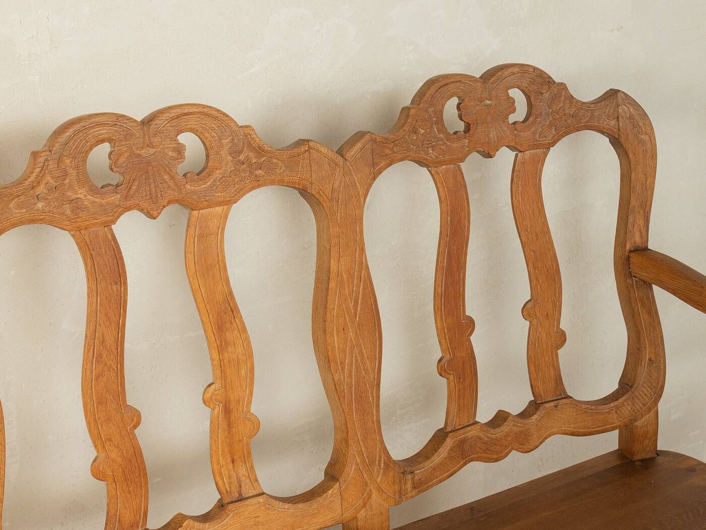 Ensemble de sièges antiques
