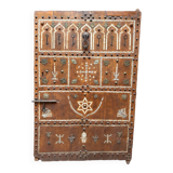 Berber heritage: ancient door decorated with camel bones