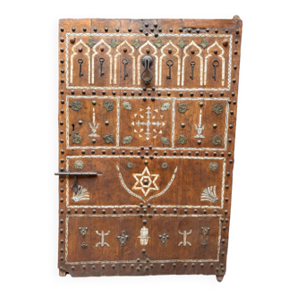 Berber heritage: ancient door decorated with camel bones