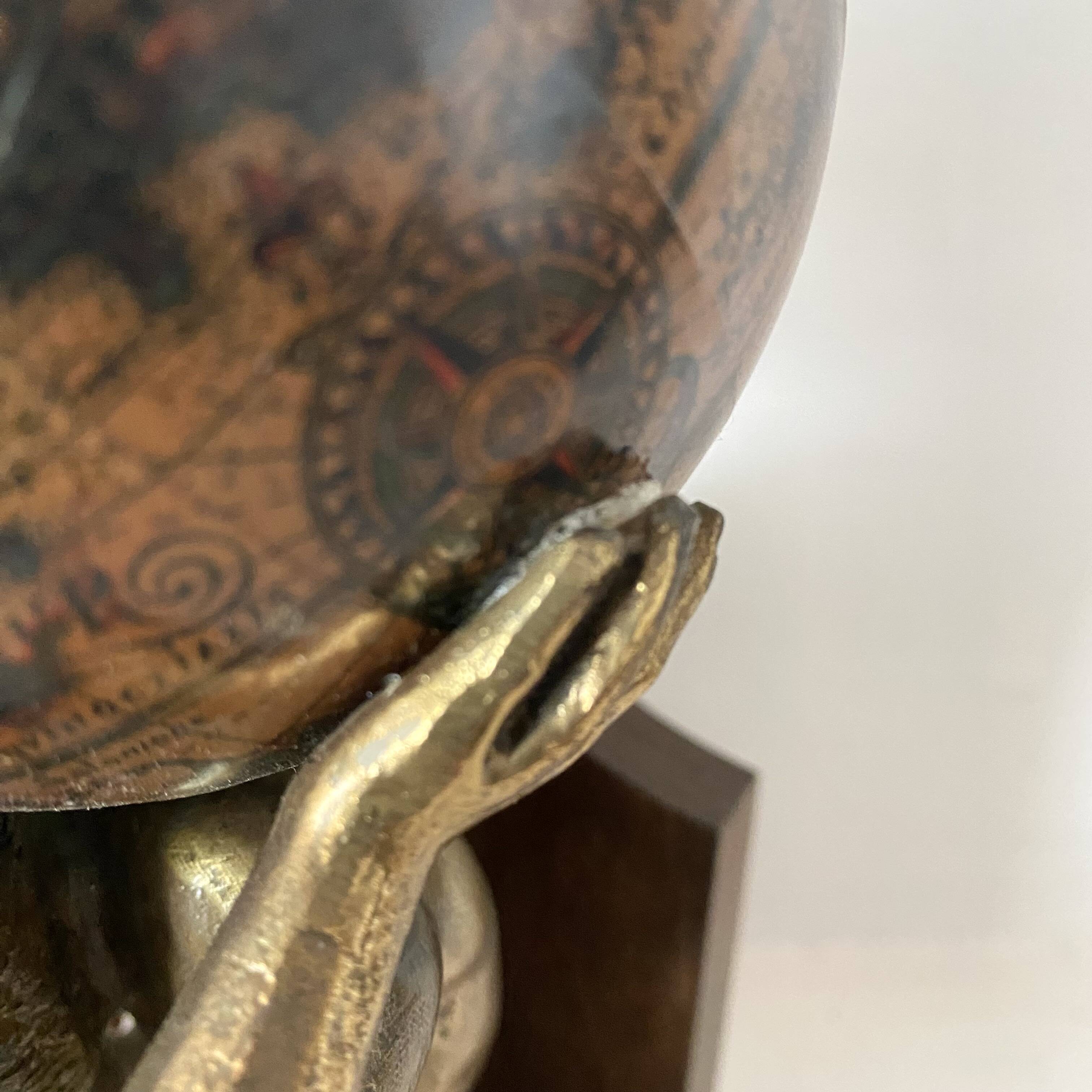 Serre-livres Atlas , globes style mappemonde ancienne