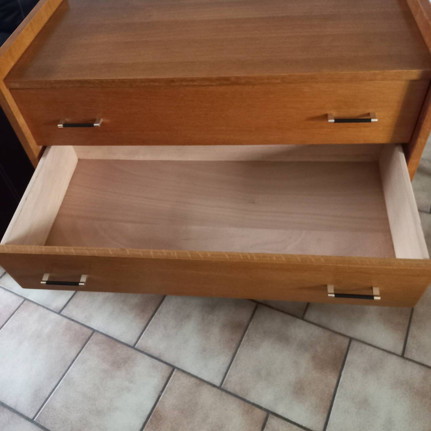 Vintage chest of drawers