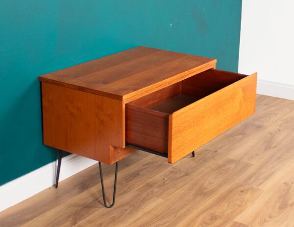 Table de lampe d'appoint console Tapley rétro en teck des années 1960 avec tiroir