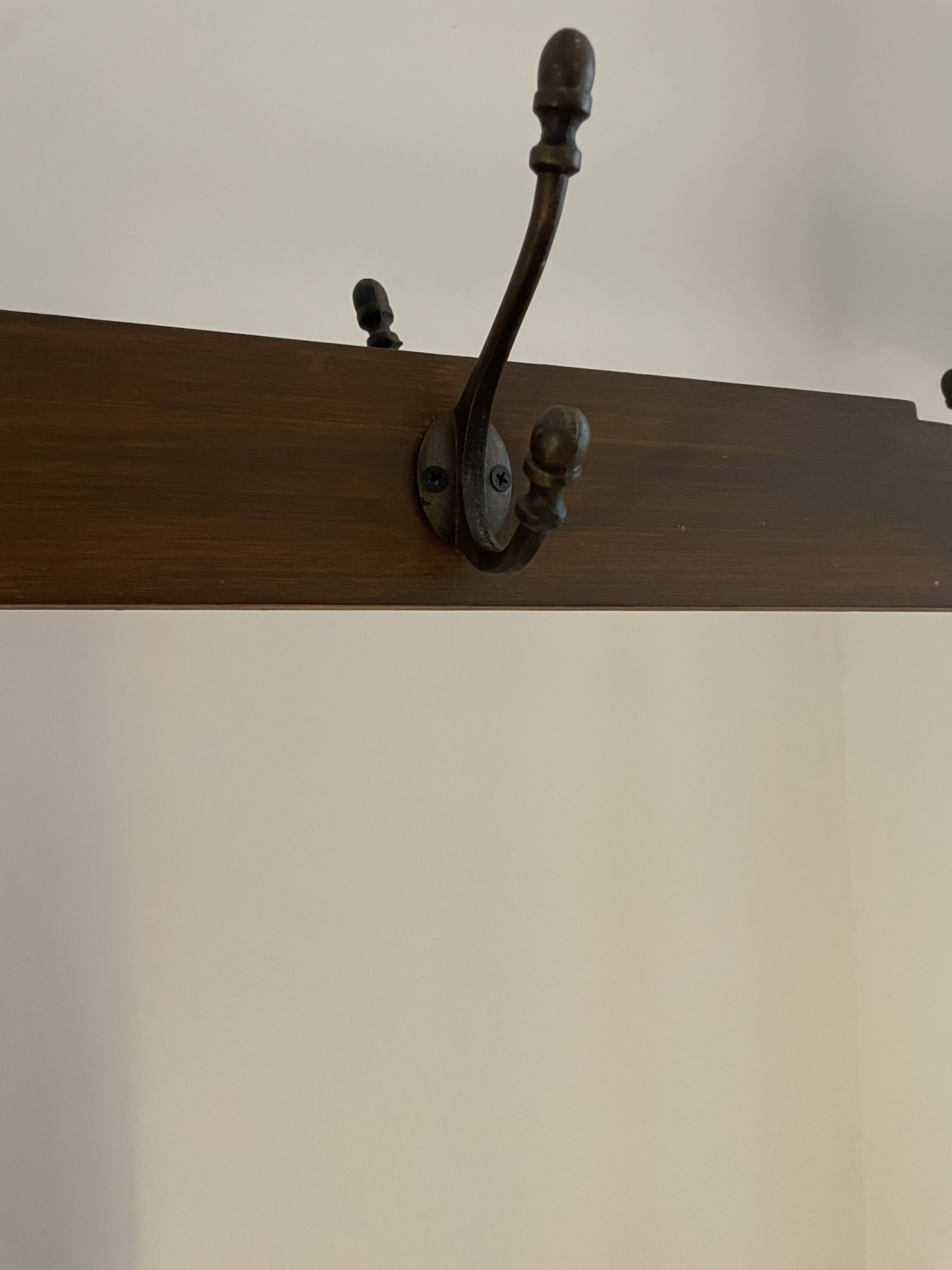 Porte-manteau en bois exotique vintage