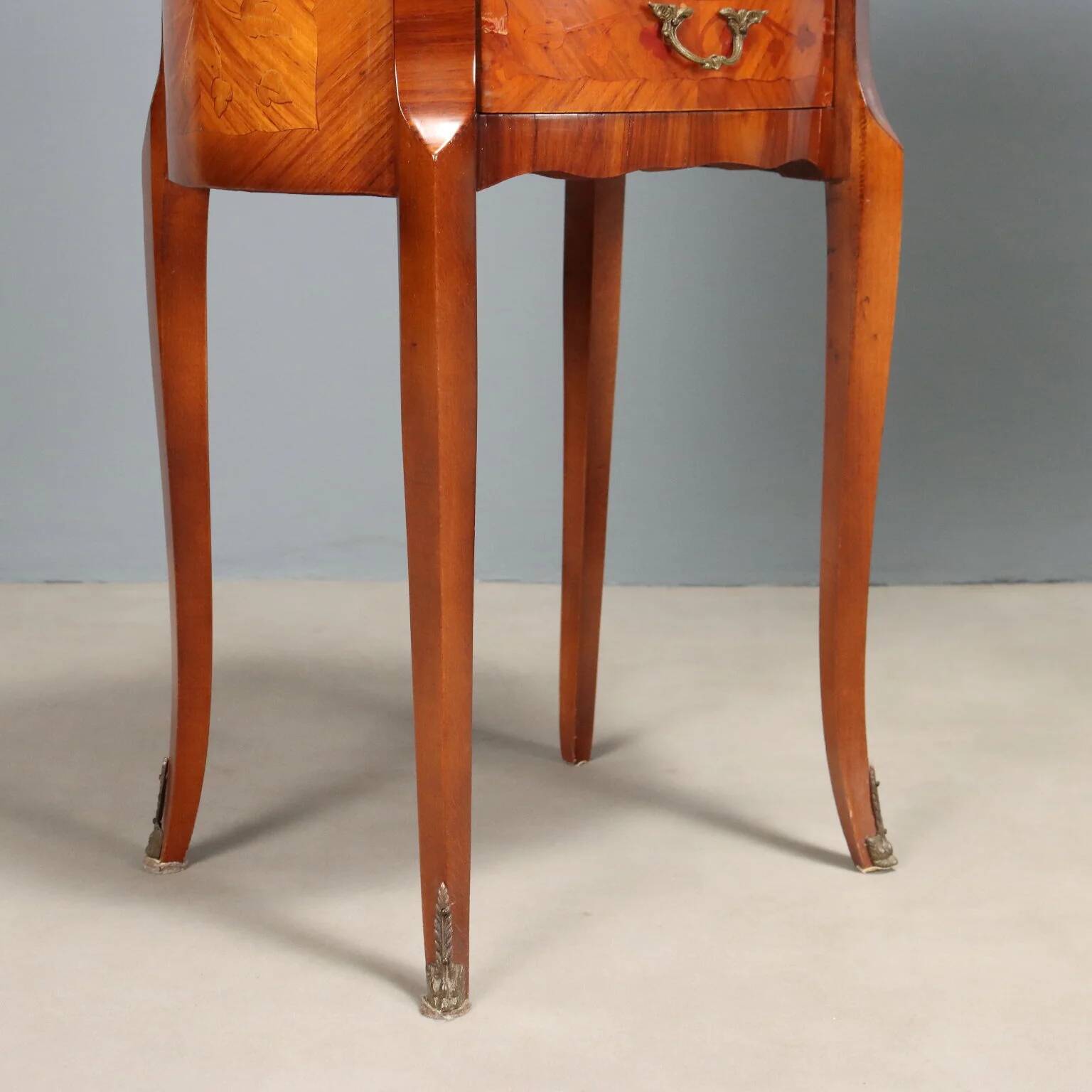 Tables de chevet anciennes style Napoléon III en bois de rose XXe siècle