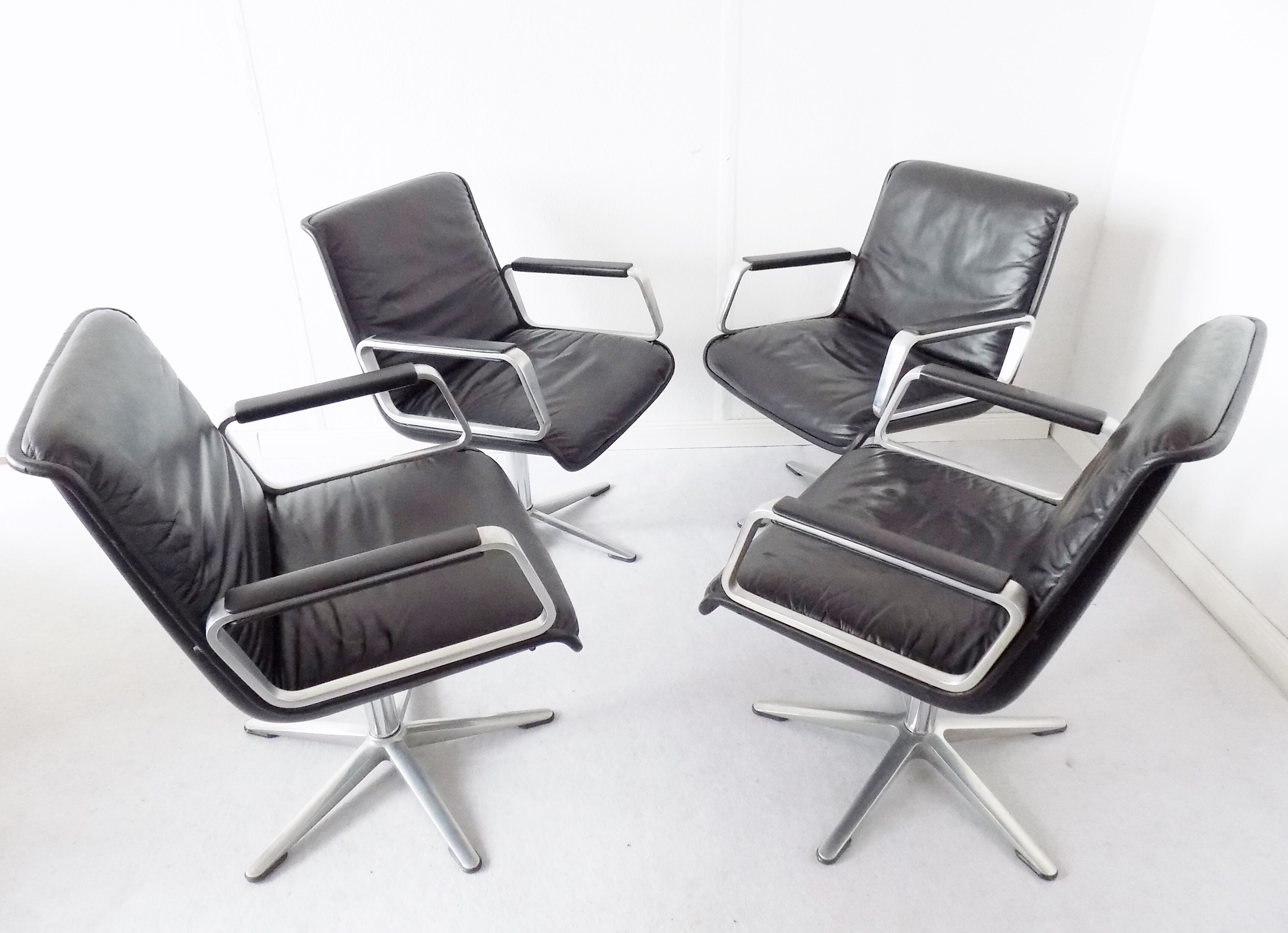 Wilkhahn Delta 2000 set of 4 black leather dining chairs by Delta Design