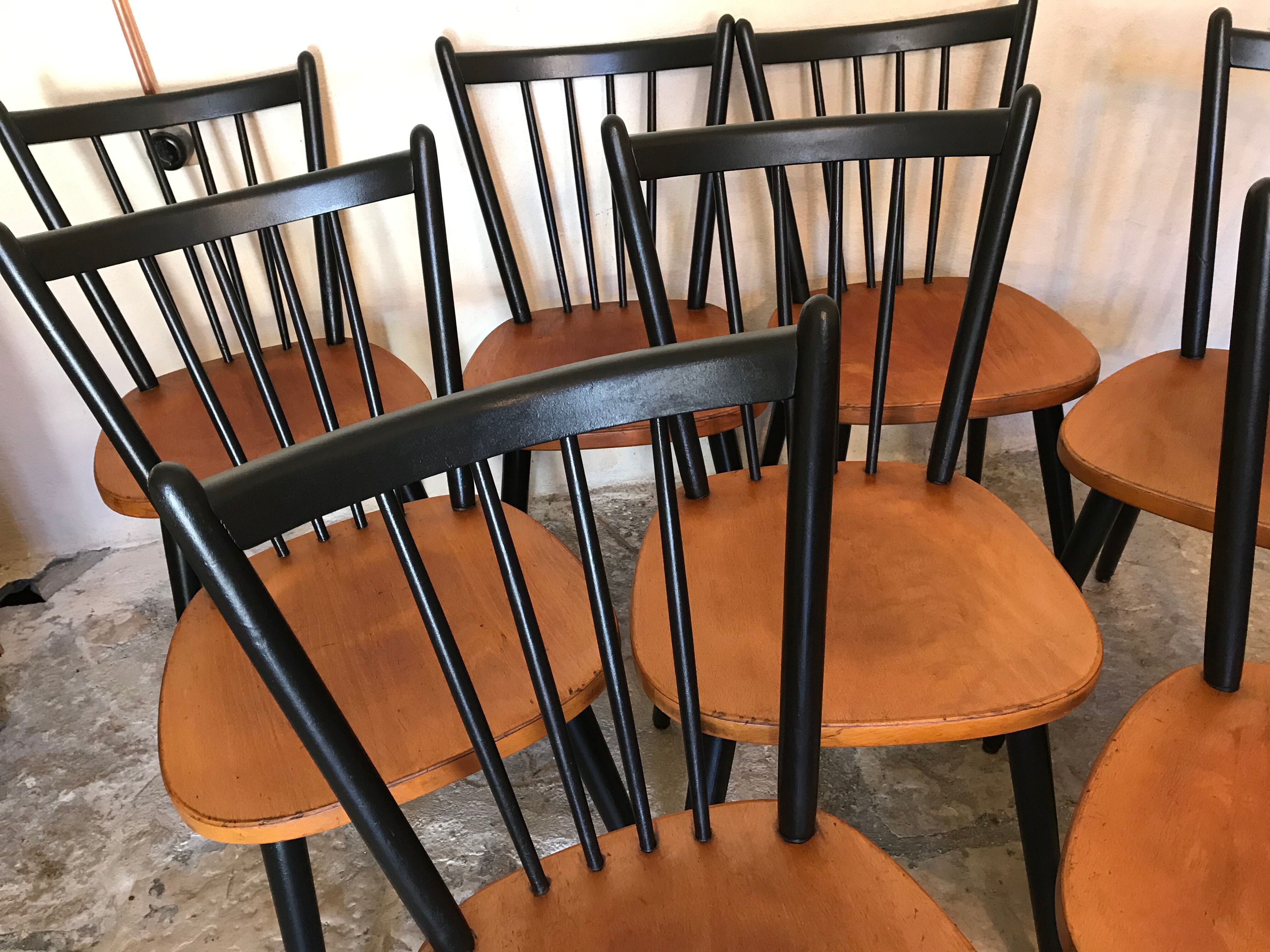Lot of 8 Scandinavian chairs feet compass stamped Hiller