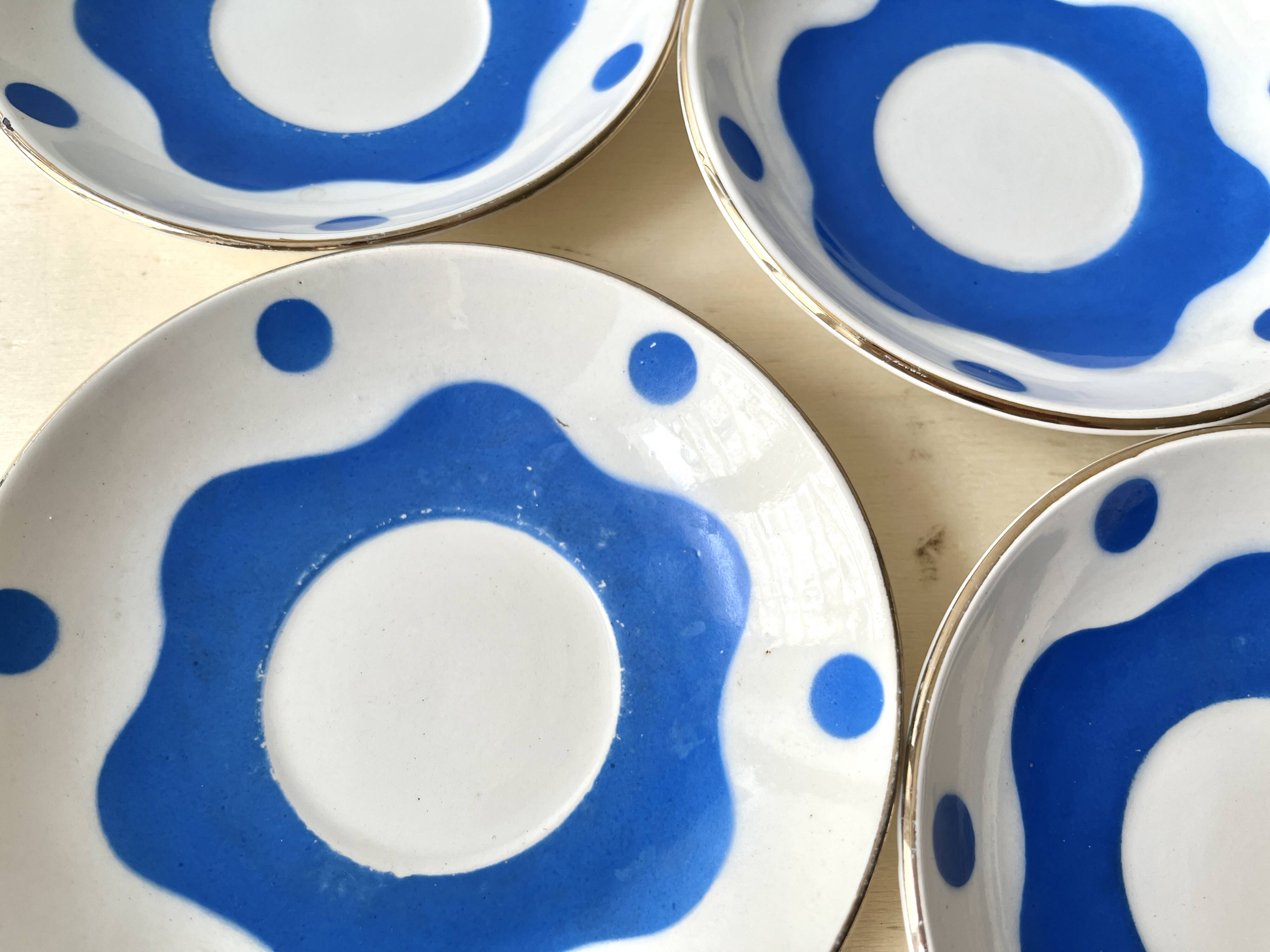 Set of 6 Sarreguemines Digoin earthenware coffee cups with art deco polka dots, 1930s