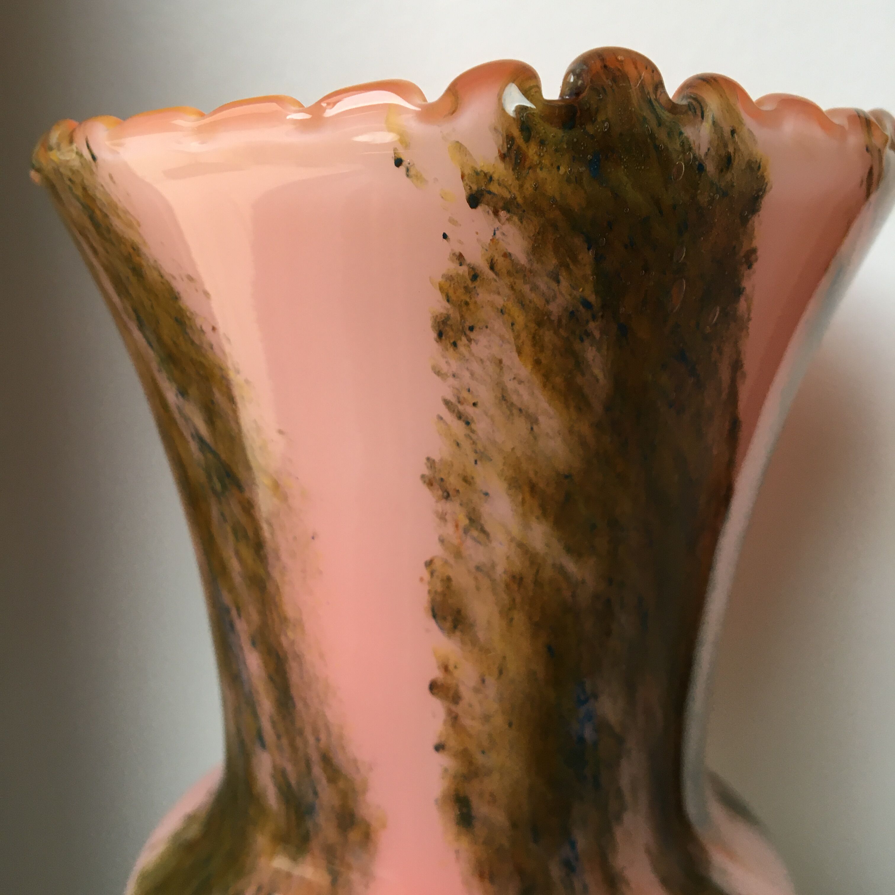 Opaline stand vase