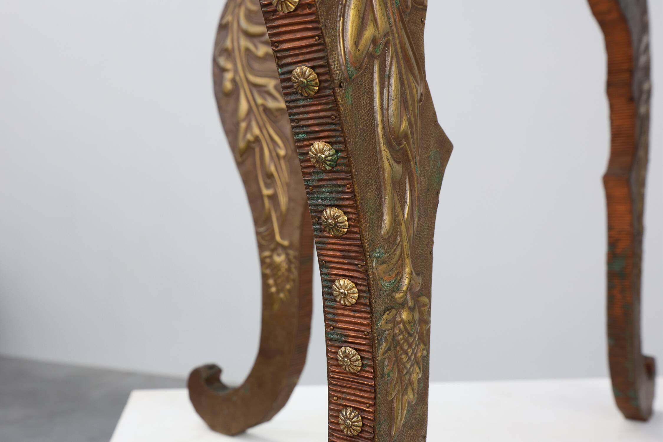 Table d'appoint Arts & Crafts en chêne et cuivre, Royaume-Uni vers 1910