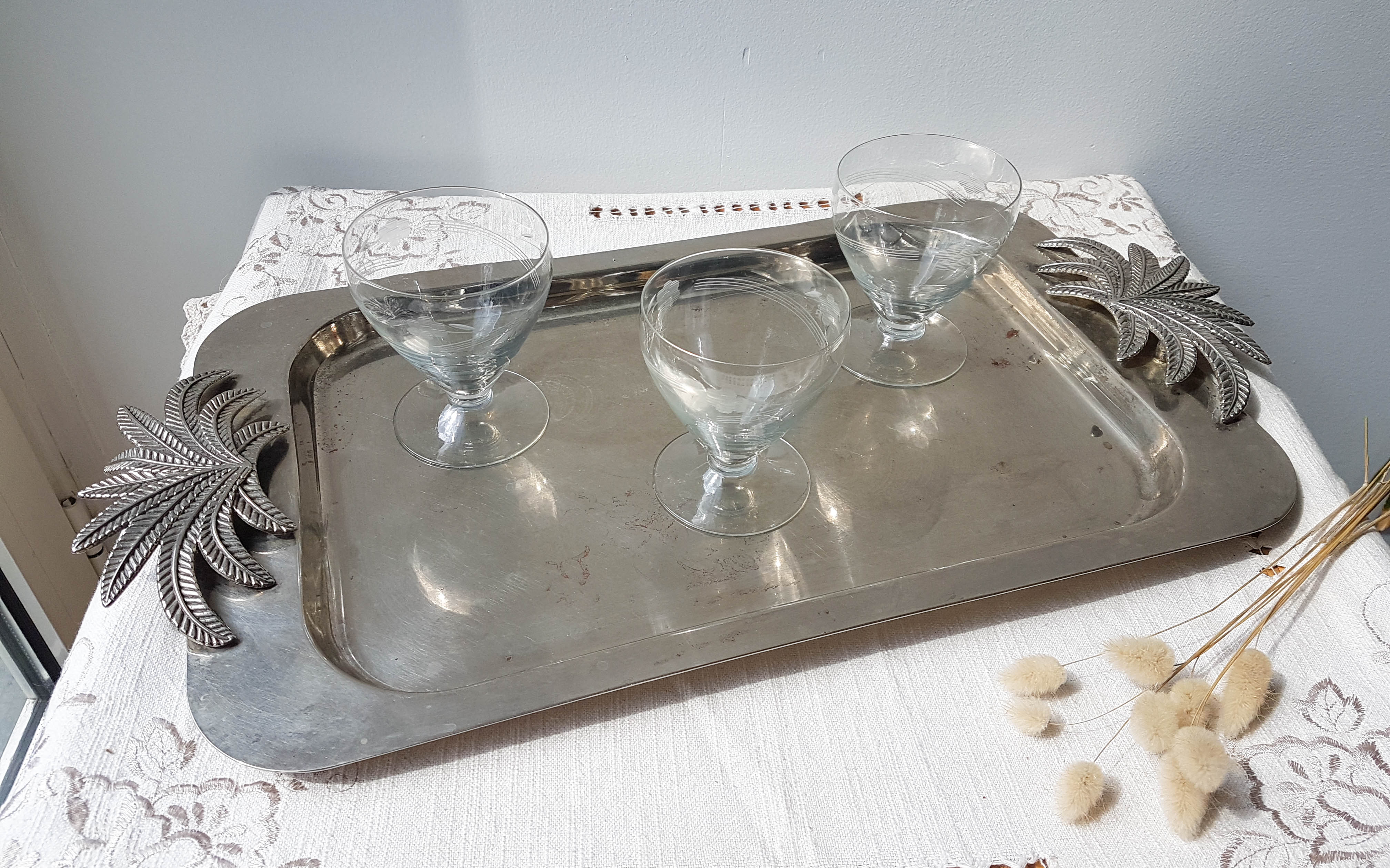 Vintage tray in silver stainless steel and palm tree