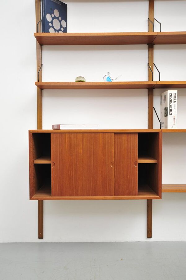 Étagère murale Royal System en teck par Poul Cadovius pour Cado, années 1950.