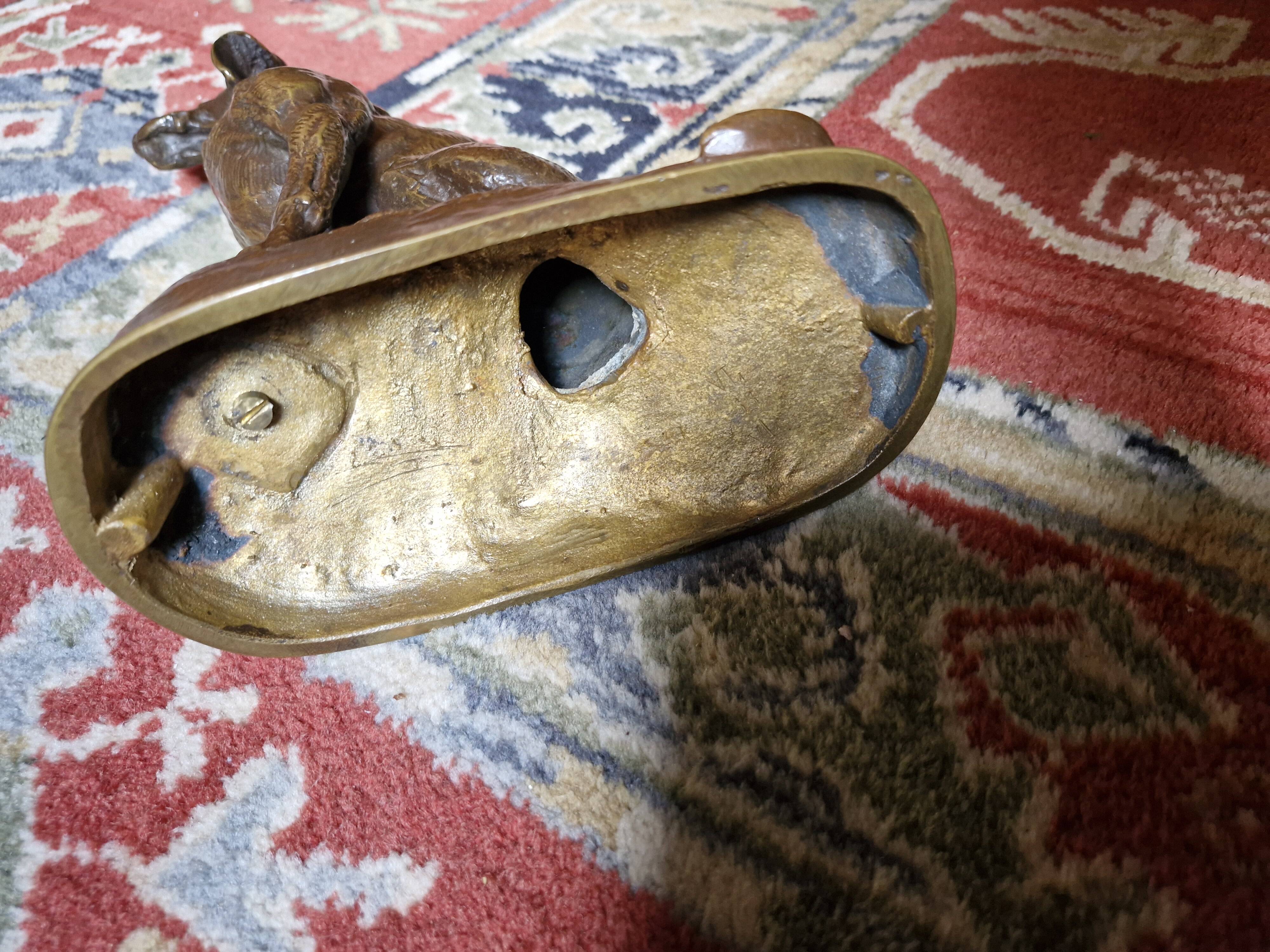 Bronze dog E. Fremiet