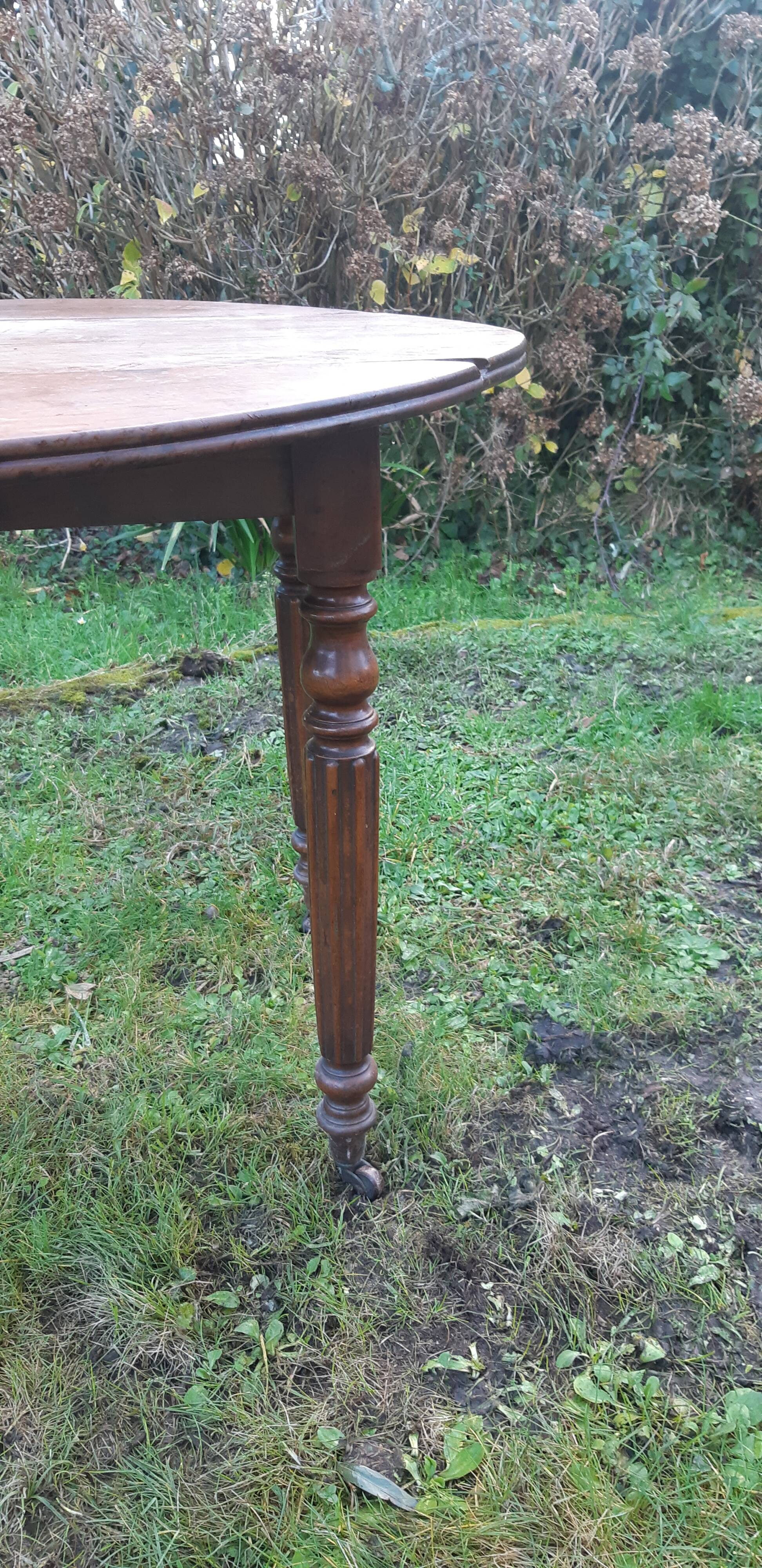 Folding country table