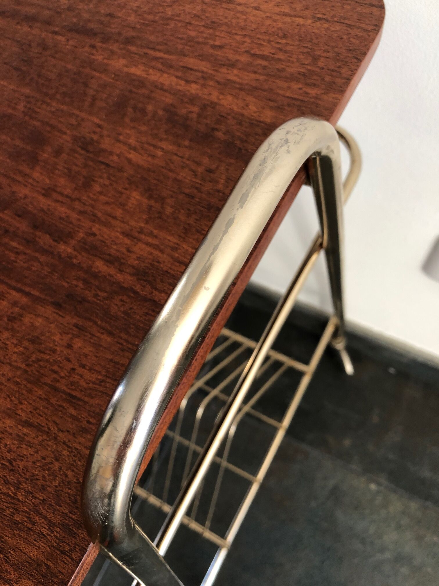 Roller tray for vinyl