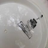 Plat mi creux en faïence par Digoin