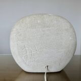 Lampe sculpture en pierre d'Arsène Galisson, signée, 1980